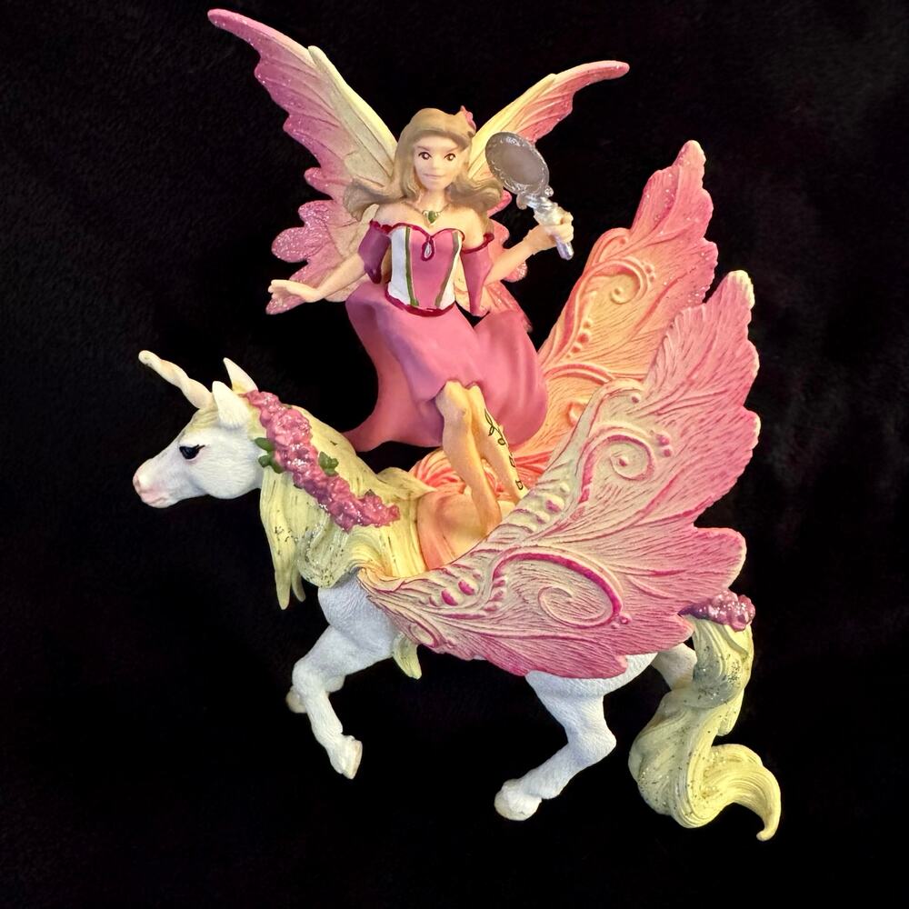 Schleich Bayala Fairy Feya with Glitter Pegasus Unicorn
